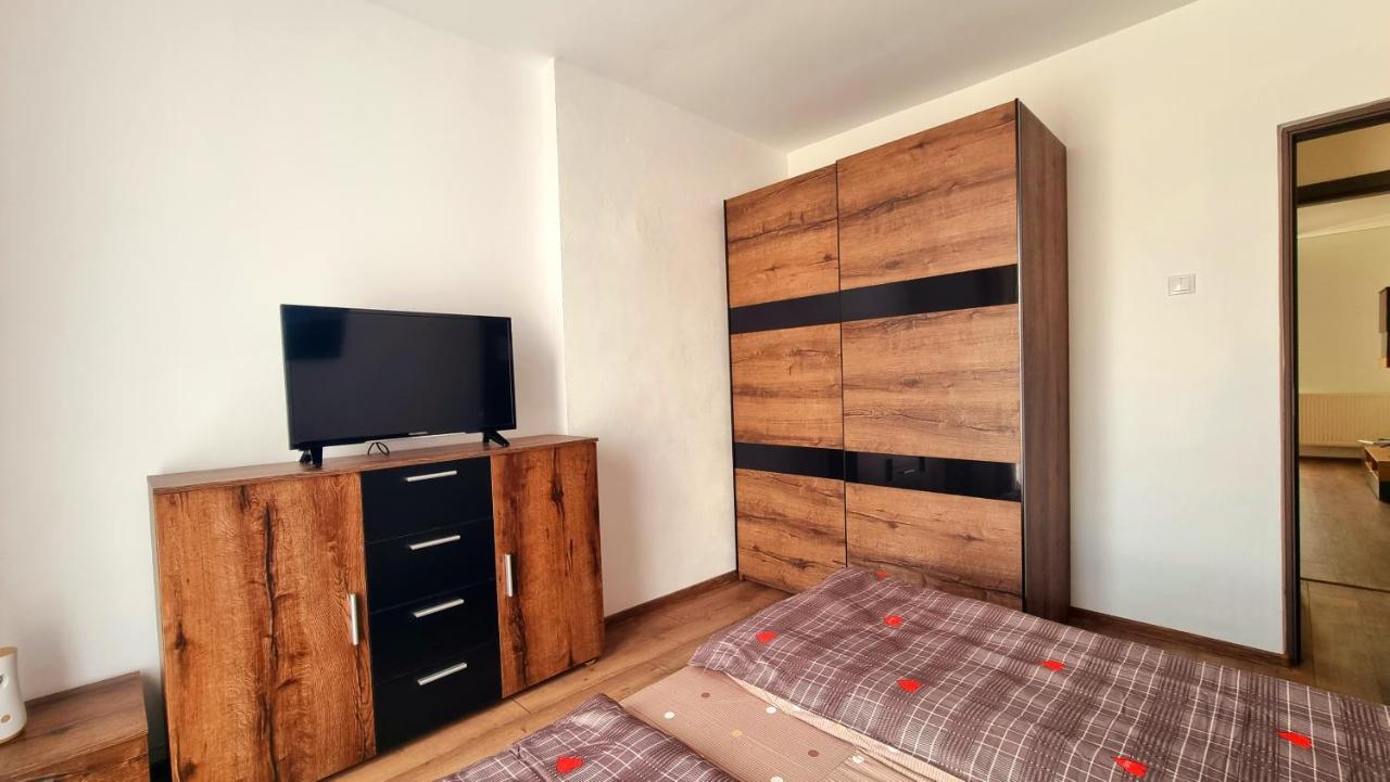 Apartament Dabe Hd Hunedoara Exterior photo