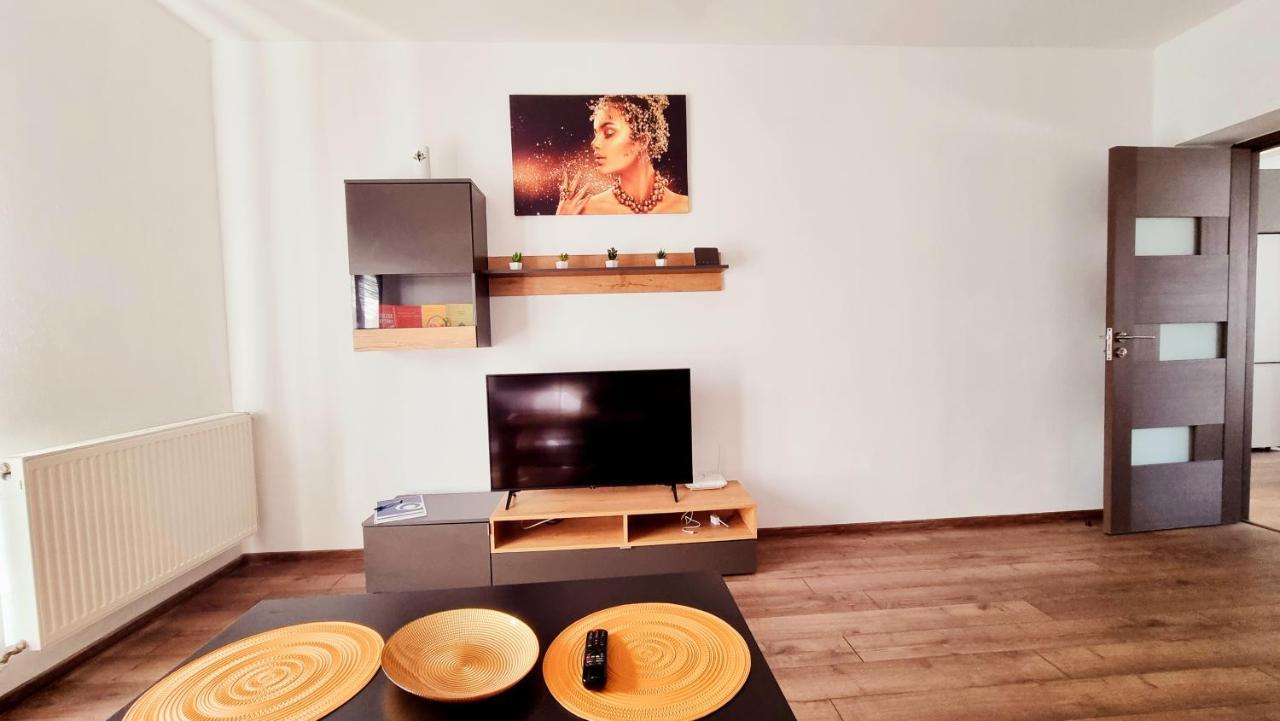 Apartament Dabe Hd Hunedoara Exterior photo